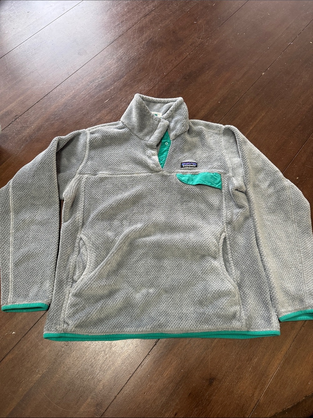 Patagonia women’s Gray Fleece Pullover with Teal Accents